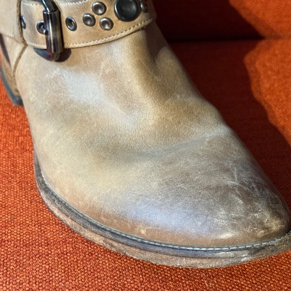 Embroidered Italian Leather Studded Western Boot in Tan Size 40 - Picture 8 of 16